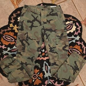 🔥New GAP Camouflage Cargo Pants🔥 Size 31W X 34L